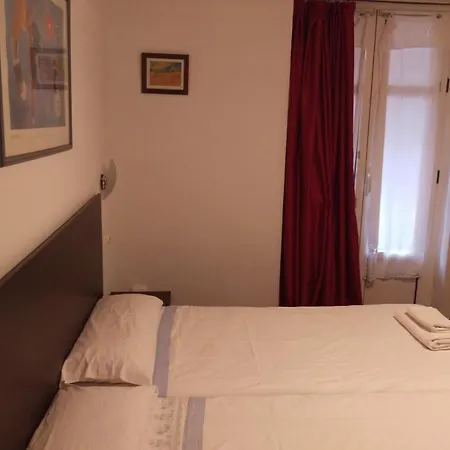 Areeta Guest house 3*