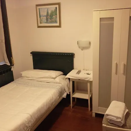 Areeta Guest house