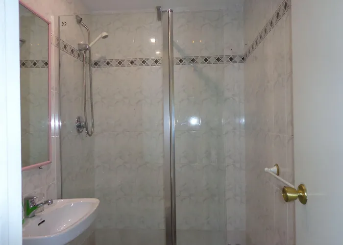 Areeta Guest house 3*